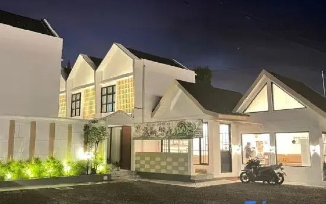 Lodjisvarga Villa Jogja