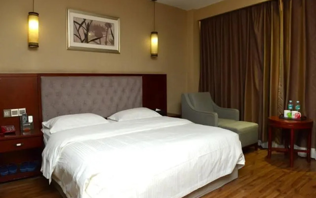 Greentree Alliance Xishuangbanna Peacock Lake Hote