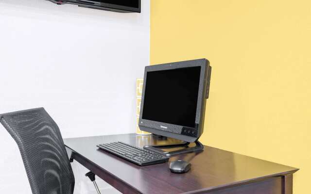 Super 8 by Wyndham Webster City IA