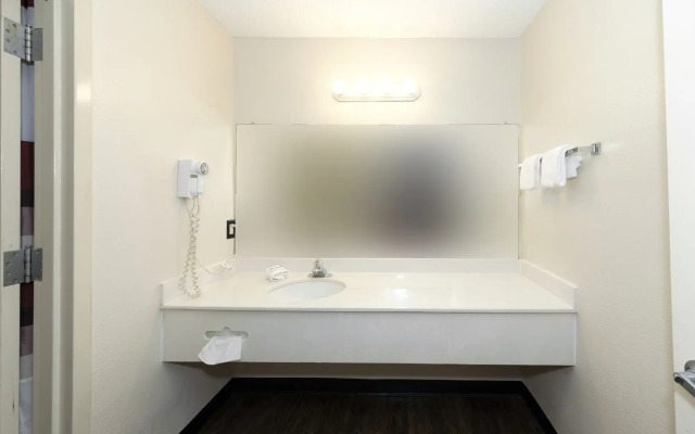 Red Roof Inn & Suites Savannah Airport