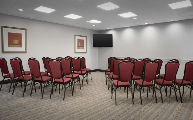 Hampton Inn & Suites-Knoxville/North I-75