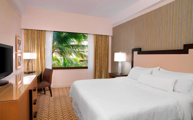 Moana Surfrider, A Westin Resort & Spa, Waikiki Beach