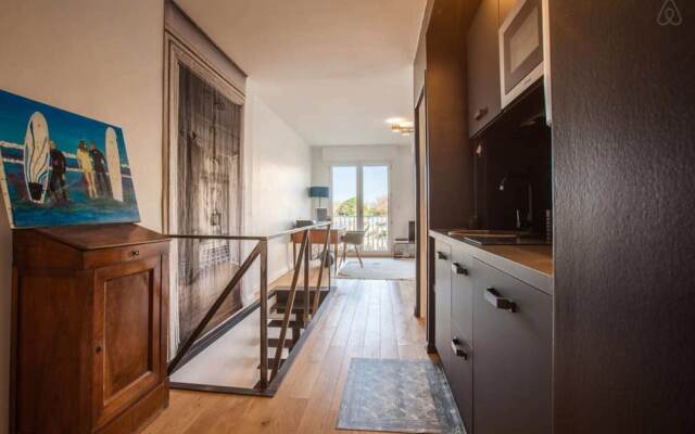 Charming Duplex With Terrace for 8 People in Port Vieux