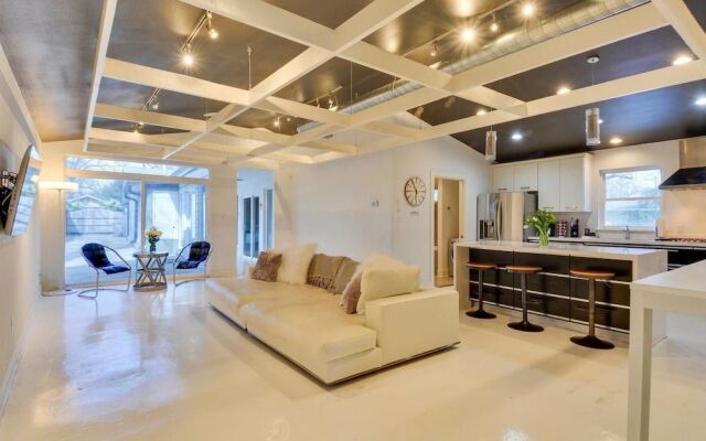 Ultimate Escape w/ Basketball Court by Domio