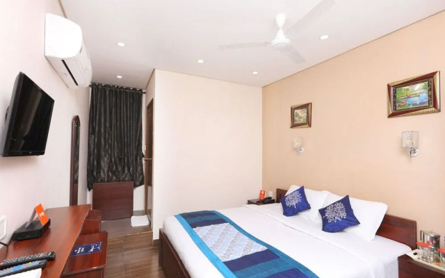 Palm tree serviced apartments