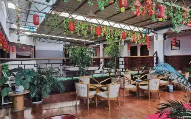Jundong Hotel (Jianshui Ancient City Chaoyang Building Branch)