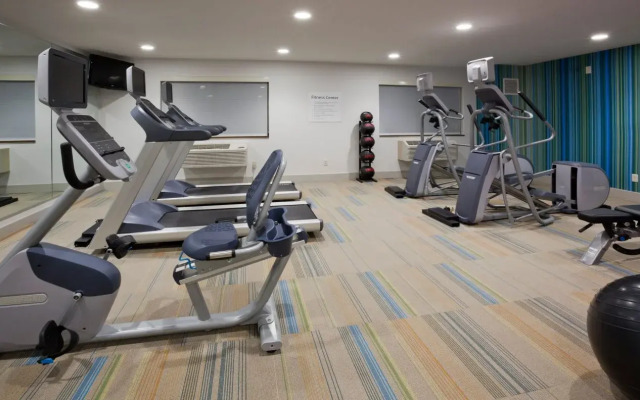 Holiday Inn Express Roseville-St. Paul by IHG