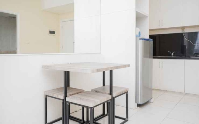 Fully Furnished and Comfy Design 1BR Apartment Silkwood Residences By Travelio – Guest Rooms – Tangerang