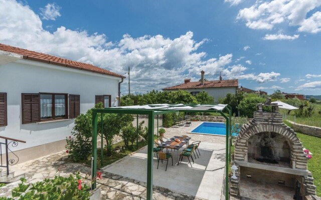 Nice Home in Brtonigla With Wifi and 3 Bedrooms