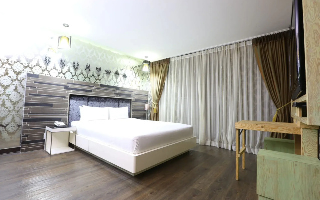 Business Joy Hotel
