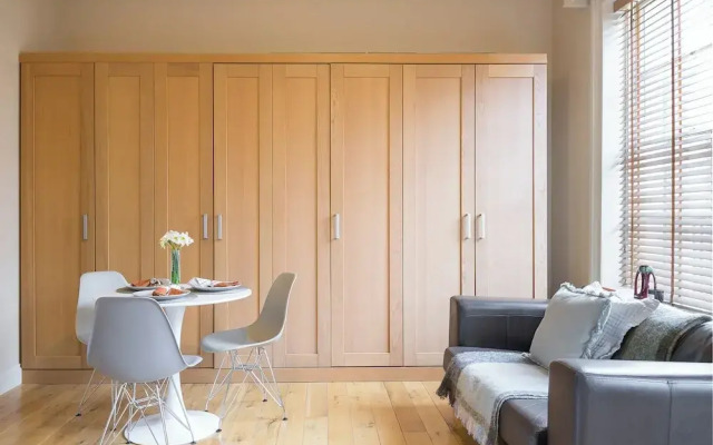 Charming London City Apartment