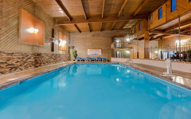 Travelodge by Wyndham Grand Forks