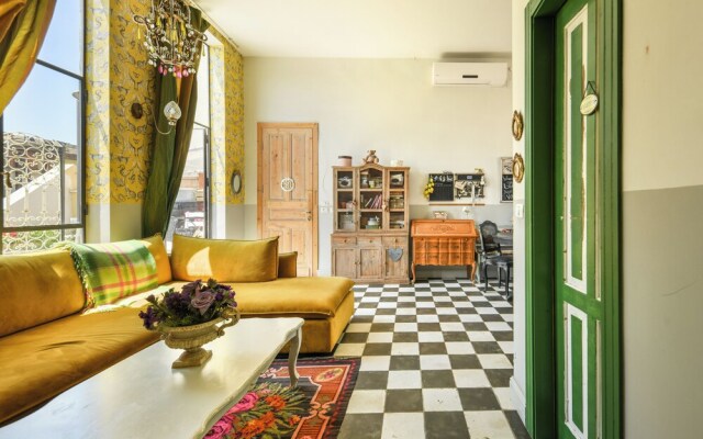 Elegant 1BR Apt w Balcony in the City