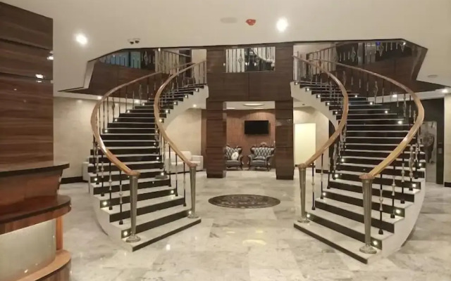 Rento Hotel and Suites