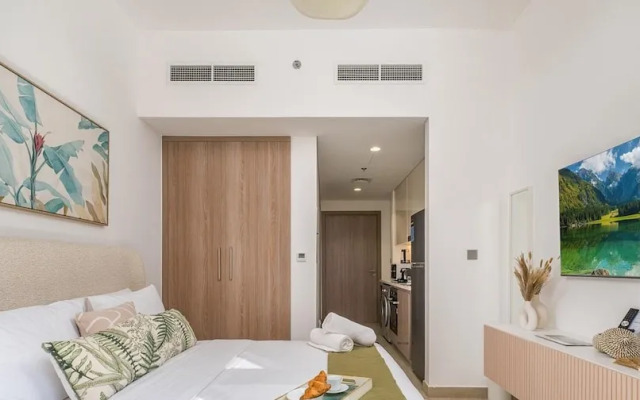 Pool View Studio 10mins From Dubai Mall