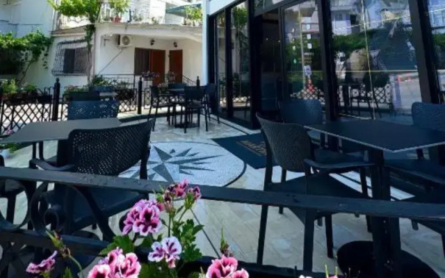 Martin Luxury Hotel