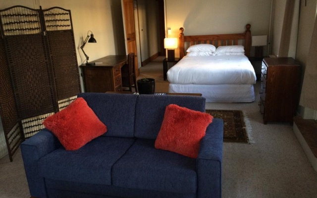 Burns Lodge at Holy Cross Centre – Guest Rooms – Mosgiel