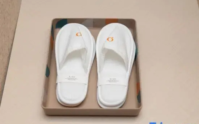 Orange Beihai Railway Station Square Hotel