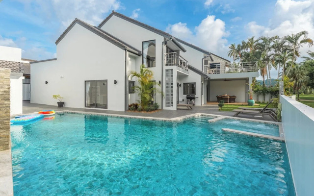 Golfside 5BRVilla with Private Pool V192