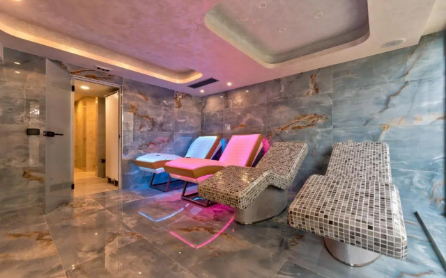 Golden Panorama Wellness & Spa