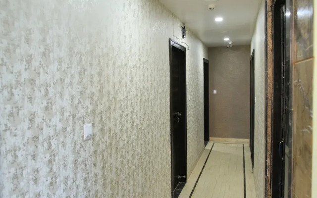 OYO 7790 Hotel Royal Height