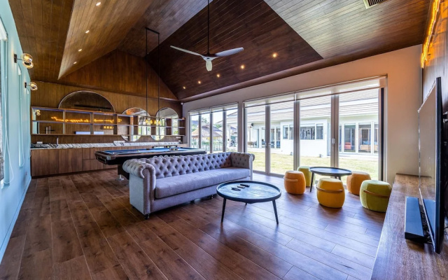 Luxury 7 Bedroom Pool Villa - WL67