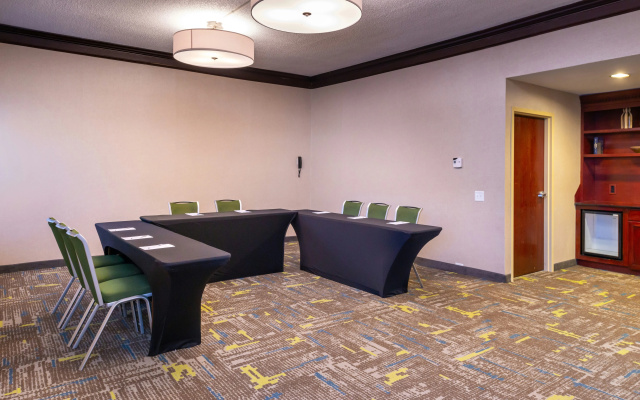 Hampton Inn Greensboro-Airport