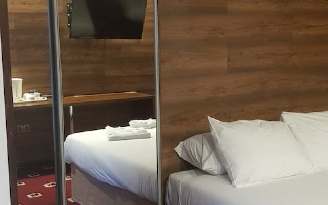 South Beach Kings Promenade Hotel