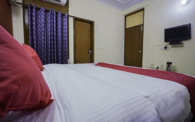 OYO 22533 Hotel Sunrise Blue