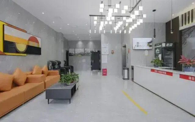 Huaihua Golden Hotel