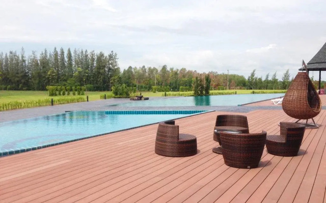 Sunrise Lagoon Hotel And Golf