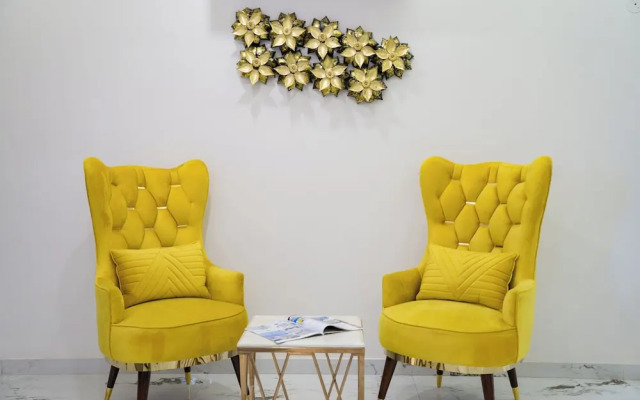 ELIVAAS Ivory Estate Pet-friendly Farm