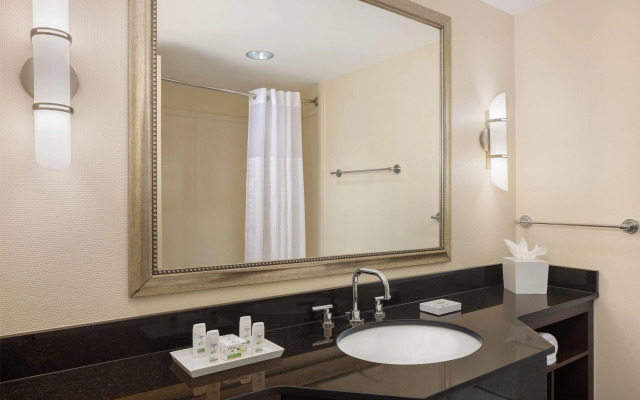 Ramada Plaza by Wyndham Orlando Resort & Suites Intl Drive