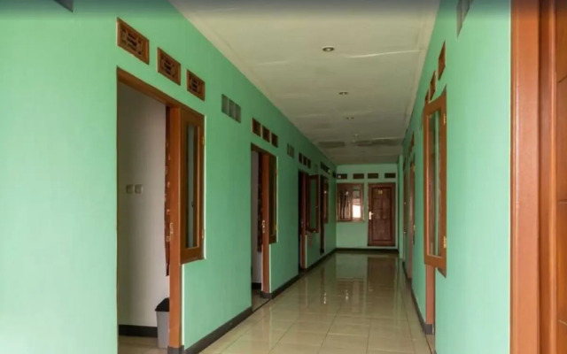 RedDoorz @ Cibogo Puncak Bogor 2