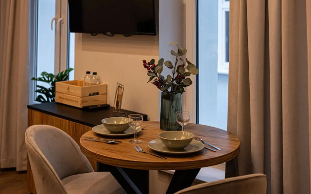 Estrella 4 Ekskluzywny Pobyt Blisko Restauracji i Kawiarni