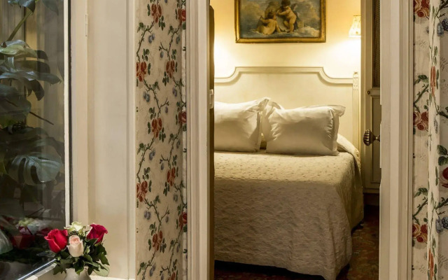 Hotel Caron de Beaumarchais
