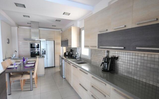 Harmonia Villa