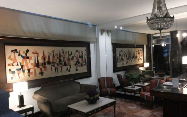 Apart-Hotel Suites Reforma