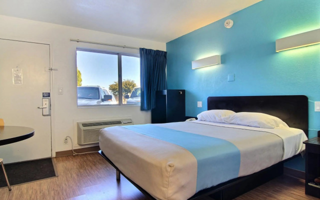 Motel 6 Carlsbad, NM