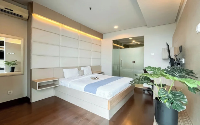 Spacious and Comfy Big Studio Apartment at Kemang Mansion