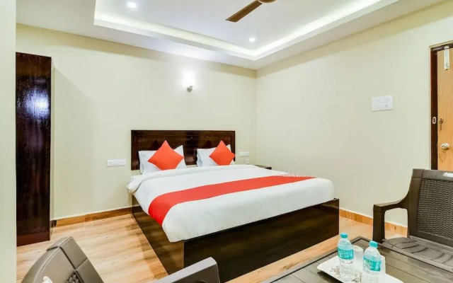 Capital O 28216 Raajas Grand