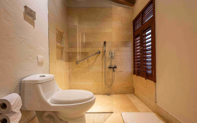 Ananda Hotel Boutique