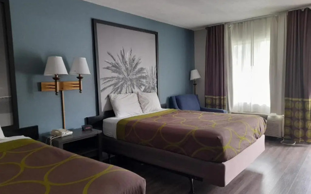 Super 8 Dania/fort Lauderdale