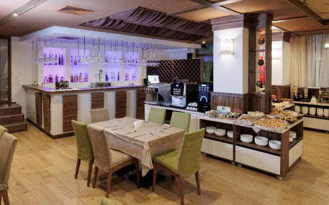 Green Wood Resort Apartments