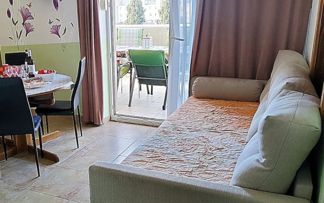 Charming Apartment 3 Sleeps 4 Guests