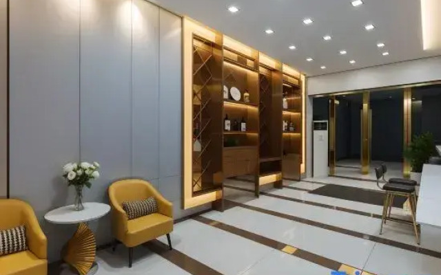 Yiduoyuepin Hotel (Fengcheng Railway Station Jianyi Avenue)