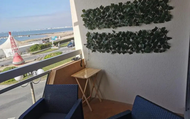 Studio confortable, face mer, proches commerces