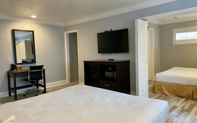 Aura Inn Monterey