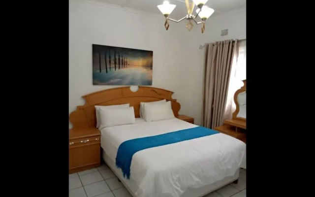 3 Bedrooms Exclusive House in Northmead