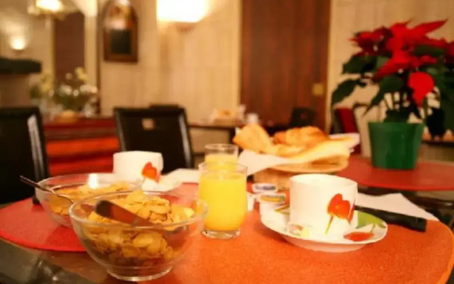 Hôtel de l'Alma by Malone